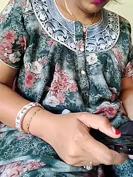 Snapshot of samitasharma chatting on 03.08.26 samitasharma online show from 03.08.26