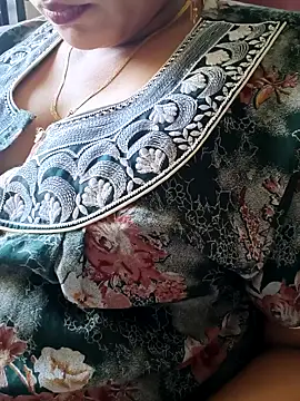 Snapshot of samitasharma chatting on 03.21.26 samitasharma online show from 03.21.26