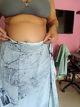 Snapshot of samitasharma chatting on 03.22.26 samitasharma online show from 03.22.26