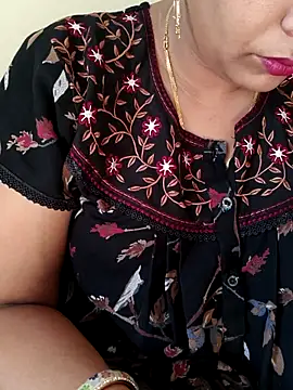 Snapshot of samitasharma chatting on 03.25.26 samitasharma online show from 03.25.26