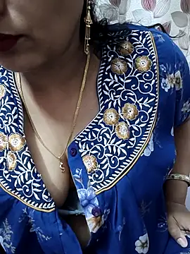 Snapshot of samitasharma chatting on 03.25.26 samitasharma online show from 03.25.26