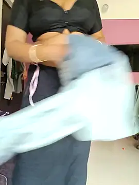 Snapshot of samitasharma chatting on 03.27.26 samitasharma online show from 03.27.26