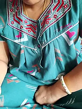 Snapshot of samitasharma chatting on 04.07.26 samitasharma online show from 04.07.26