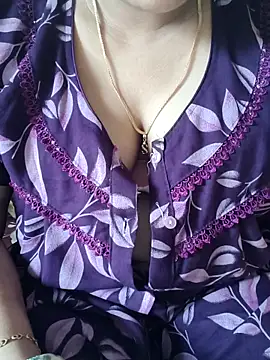 Snapshot of samitasharma chatting on 04.09.26 samitasharma online show from 04.09.26