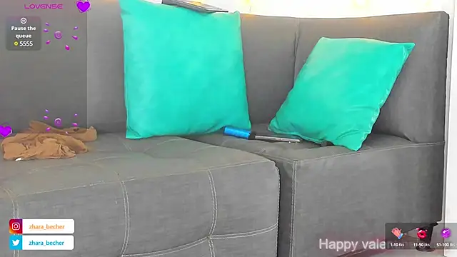 Snapshot of Zhara_becherovka chatting on 02.13.25 Zhara becherovka online show from 02.13.25