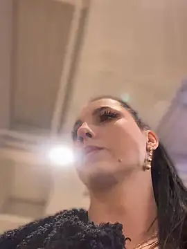 Snapshot of Roxana-Sexy chatting on 01.15.25 Roxana-Sexy online show from 01.15.25