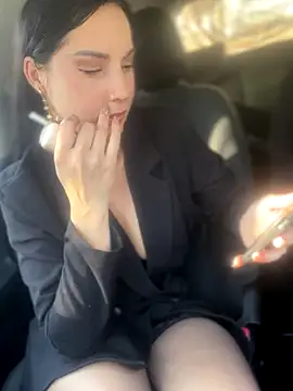 Snapshot of Roxana-Sexy chatting on 11.14.25 Roxana-Sexy online show from 11.14.25