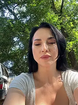 Snapshot of Roxana-Sexy chatting on 06.13.26 Roxana-Sexy online show from 06.13.26