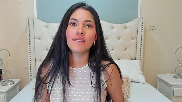 Snapshot of Mia_Elowen chatting on 02.10.25 Mia Elowen online show from 02.10.25