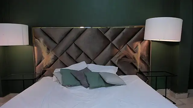 Snapshot of Mia_Elowen chatting on 03.10.25 Mia Elowen online show from 03.10.25