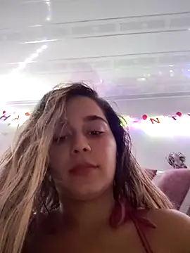 LaurenWelly  online show from 02.17.25