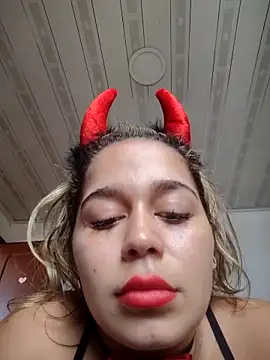 LaurenWelly  online show from 11.20.25