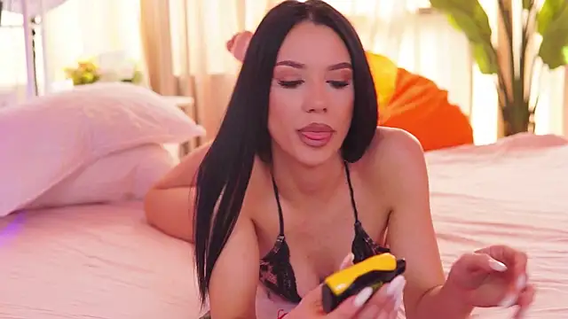 Snapshot of HaylieMilf chatting on 03.11.25 HaylieMilf online show from 03.11.25