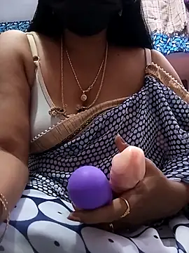 Snapshot of Tamil_sreelekha chatting on 11.26.25 Tamil sreelekha online show from 11.26.25