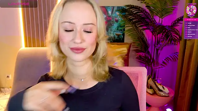 Snapshot of SashaBrooks chatting on 02.06.26 SashaBrooks online show from 02.06.26