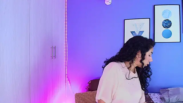 candyy bella online show from 01.16.25