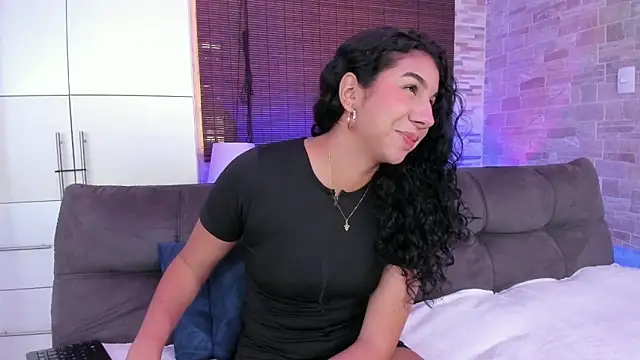 candyy bella online show from 01.31.25