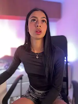 maddy bronw  online show from 01.30.25