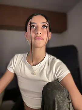 maddy bronw  online show from 03.06.25