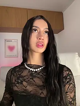 maddy bronw  online show from 11.26.25