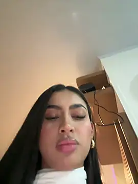 Snapshot of maddy_bronw_ chatting on 05.19.26 maddy bronw online show from 05.19.26