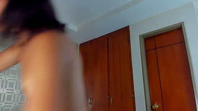 evelyn wine online show from 01.12.25