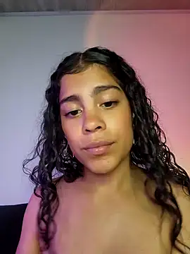 Snapshot of NINA_18_YEARS chatting on 12.20.24 NINA 18 YEARS online show from 12.20.24