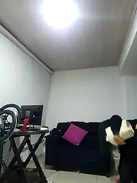 Snapshot of NINA_18_YEARS chatting on 12.21.24 NINA 18 YEARS online show from 12.21.24