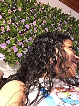 Snapshot of NINA_18_YEARS chatting on 12.21.24 NINA 18 YEARS online show from 12.21.24