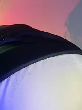 Snapshot of NINA_18_YEARS chatting on 01.10.25 NINA 18 YEARS online show from 01.10.25