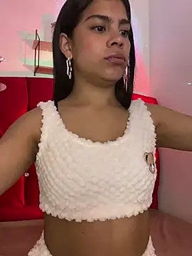 Snapshot of NINA_18_YEARS chatting on 01.30.25 NINA 18 YEARS online show from 01.30.25