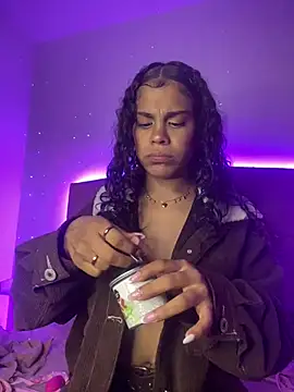 Snapshot of NINA_18_YEARS chatting on 02.03.25 NINA 18 YEARS online show from 02.03.25