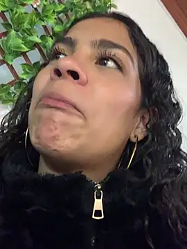 Snapshot of NINA_18_YEARS chatting on 02.05.25 NINA 18 YEARS online show from 02.05.25