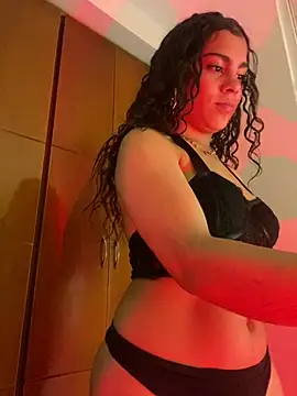 Snapshot of NINA_18_YEARS chatting on 02.08.25 NINA 18 YEARS online show from 02.08.25