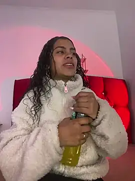 Snapshot of NINA_18_YEARS chatting on 02.08.25 NINA 18 YEARS online show from 02.08.25