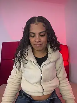 Snapshot of NINA_18_YEARS chatting on 02.10.25 NINA 18 YEARS online show from 02.10.25