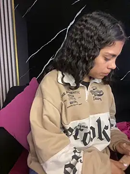 Snapshot of NINA_18_YEARS chatting on 03.20.25 NINA 18 YEARS online show from 03.20.25