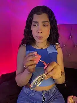 Snapshot of NINA_18_YEARS chatting on 09.11.25 NINA 18 YEARS online show from 09.11.25