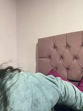 Snapshot of NINA_18_YEARS chatting on 09.30.25 NINA 18 YEARS online show from 09.30.25