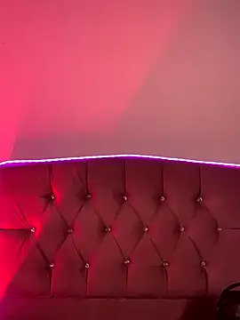 Snapshot of NINA_18_YEARS chatting on 10.06.25 NINA 18 YEARS online show from 10.06.25