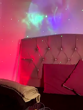 Snapshot of NINA_18_YEARS chatting on 10.07.25 NINA 18 YEARS online show from 10.07.25