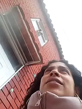 Snapshot of NINA_18_YEARS chatting on 10.10.25 NINA 18 YEARS online show from 10.10.25