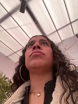 Snapshot of NINA_18_YEARS chatting on 10.22.25 NINA 18 YEARS online show from 10.22.25