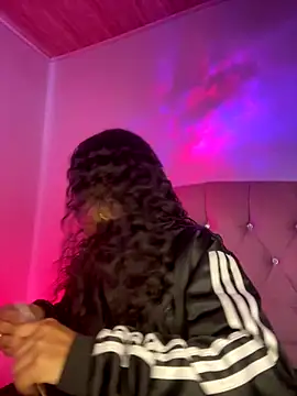 Snapshot of NINA_18_YEARS chatting on 11.11.25 NINA 18 YEARS online show from 11.11.25