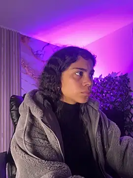 Snapshot of NINA_18_YEARS chatting on 11.16.25 NINA 18 YEARS online show from 11.16.25