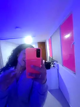 Snapshot of NINA_18_YEARS chatting on 11.27.25 NINA 18 YEARS online show from 11.27.25