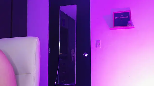 TinaJonnes  online show from 05.31.26