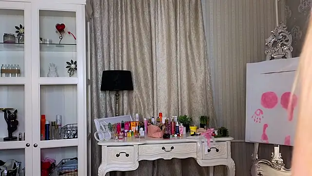 AnneFoxy online show from 03.04.26