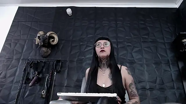 Snapshot of Agata_Darkness chatting on 09.08.25 Agata Darkness online show from 09.08.25