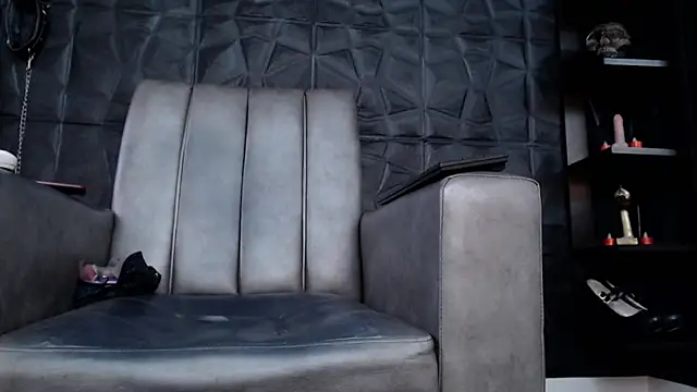 Snapshot of Agata_Darkness chatting on 09.17.25 Agata Darkness online show from 09.17.25